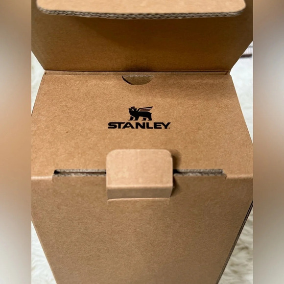 Stanley Tumbler Fuchsia QUENCHER H2.0 FLOWSTATE 40 OZ - Picture 14 of 15